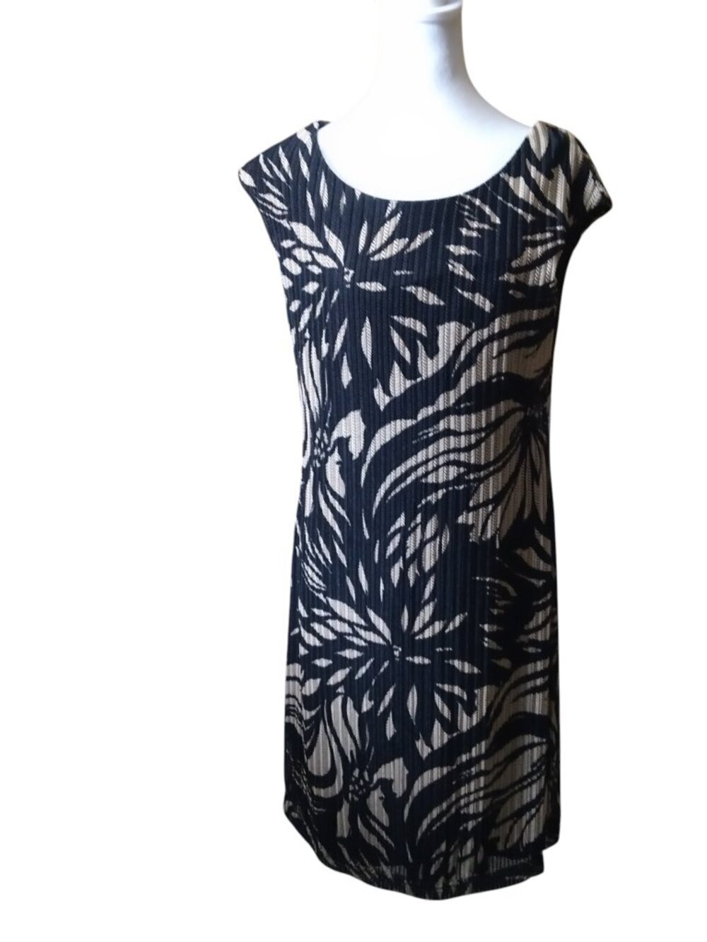 Connected Apparel Size 10 Sleeveless Lined Black/Beige Dress Office Career
